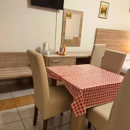 Lovely Bosnian بيت ضيافة موستار